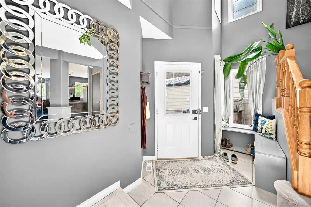 216 Hidden Spring Green NW, Calgary — photo 3 of 40