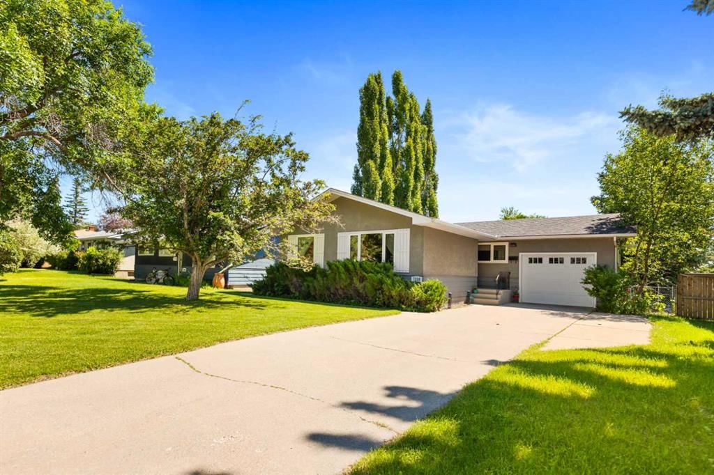 7220 Farrell Road SE, Calgary — main listing photo