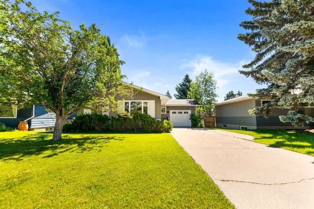 7220 Farrell Road SE, Calgary — photo 2 of 32
