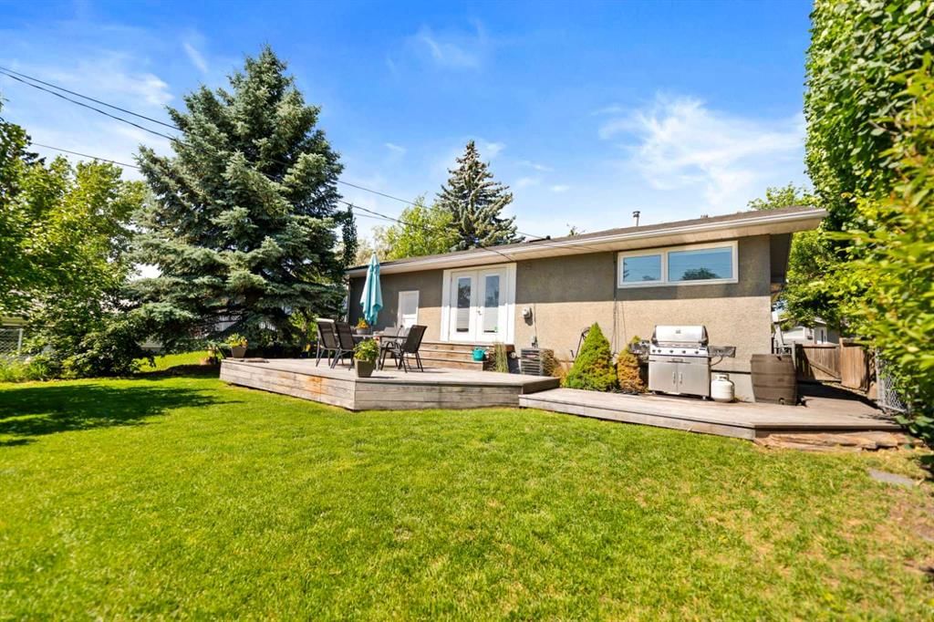 7220 Farrell Road SE, Calgary — photo 5 of 32