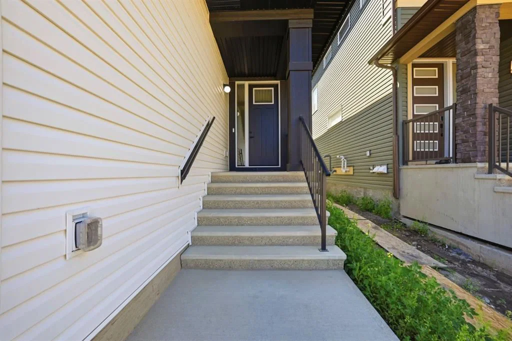 79 amblefield Grove NW, Calgary — photo 3 of 50