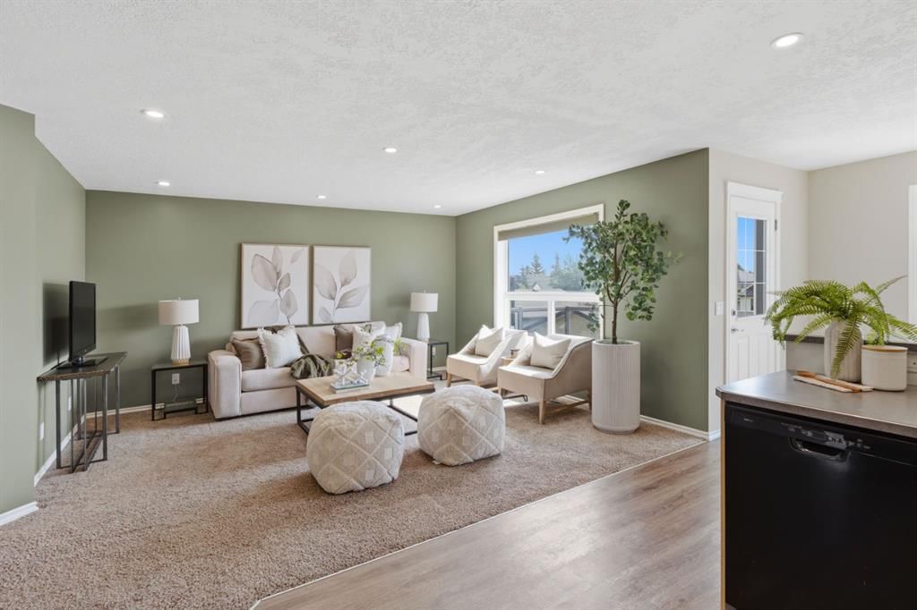 241 Somerside Close SW, Calgary — photo 2 of 50