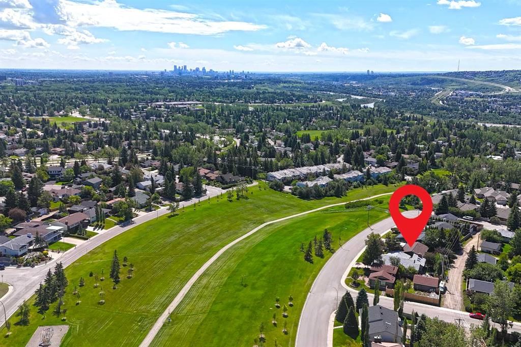 243 Silvercreek Drive NW, Calgary — photo 2 of 8