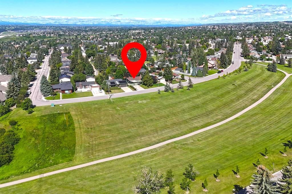 243 Silvercreek Drive NW, Calgary — photo 3 of 8