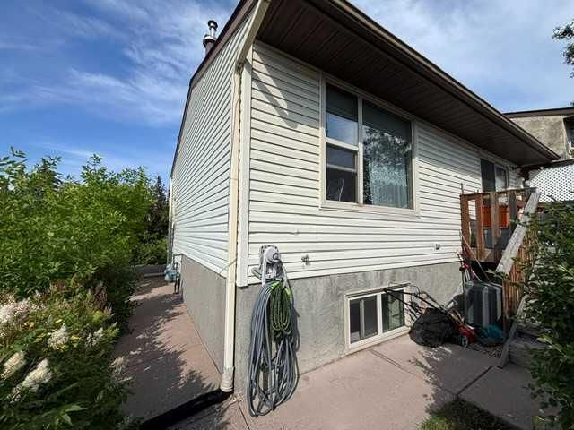 107 Silvergrove Road NW, Calgary — photo 4 of 41