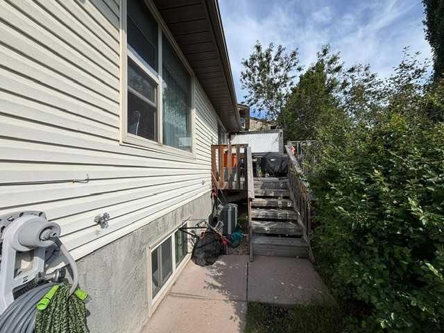 107 Silvergrove Road NW, Calgary — photo 5 of 41