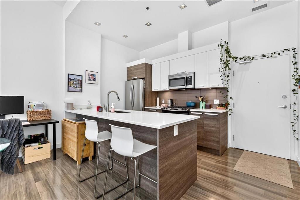 809, 235 9A Street NW, Calgary — photo 4 of 45