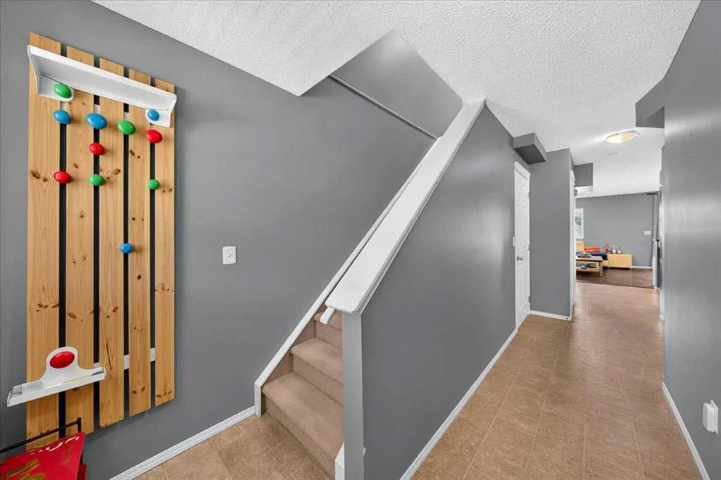 76 Country Village Lane NE, Calgary — photo 4 of 43