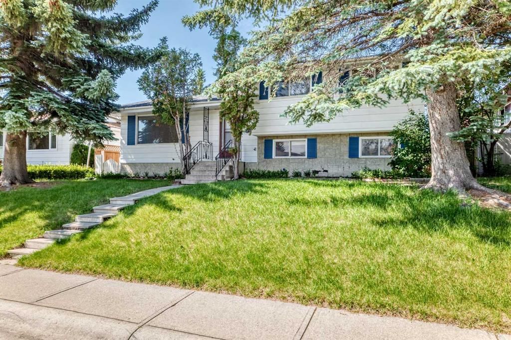6839 Huntridge Hill NE, Calgary — main listing photo