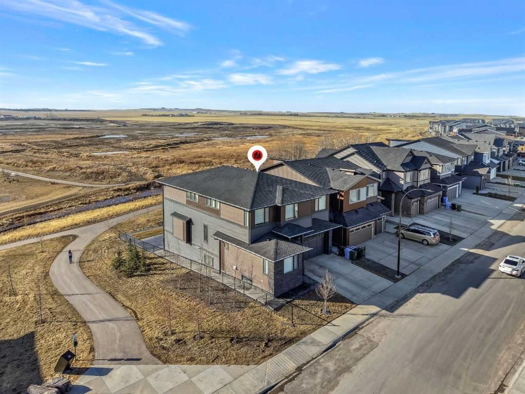 351 Lucas Way NW, Calgary — main listing photo