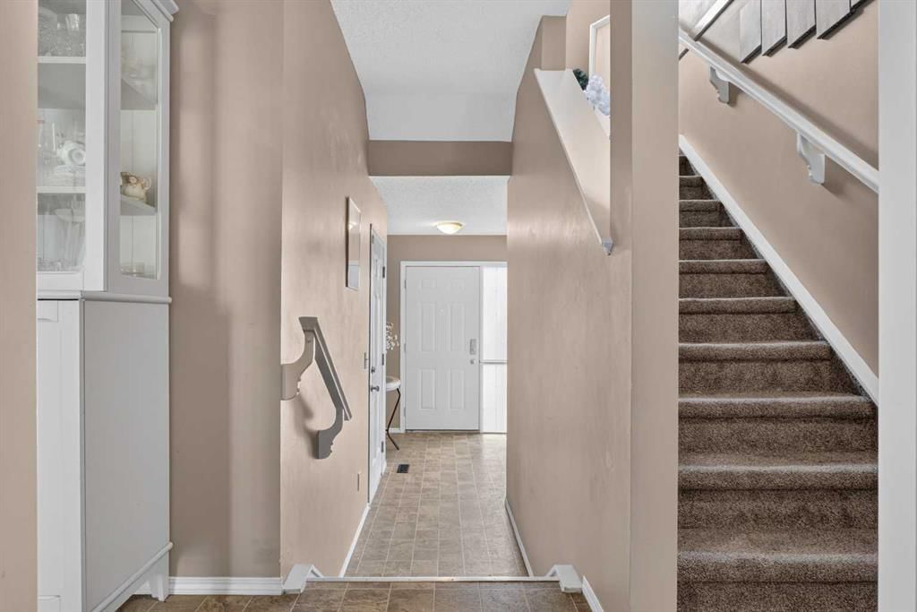 1204, 800 Yankee Valley Boulevard SE, Airdrie — photo 4 of 50