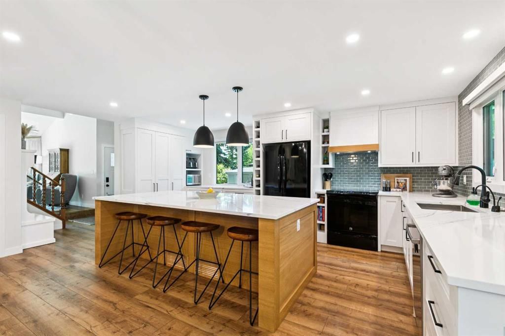 272 Woodfield Road SW, Calgary — main listing photo