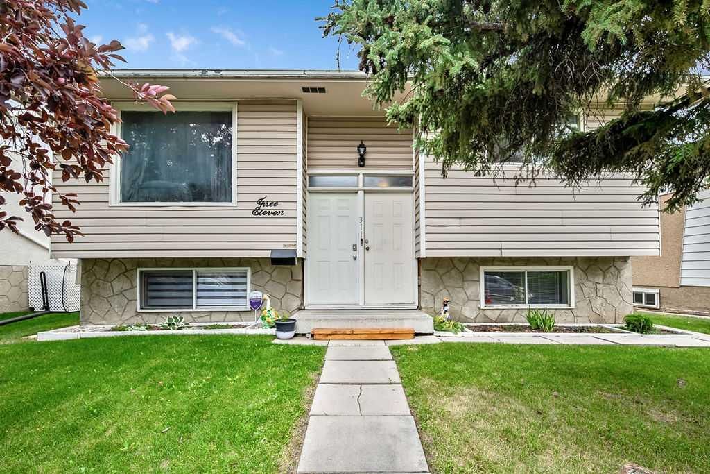 311 Penbrooke Crescent SE, Calgary — photo 3 of 45