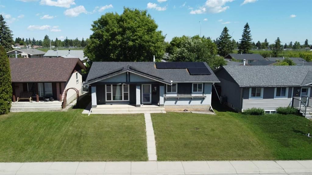 136 Maitland Drive NE, Calgary — main listing photo