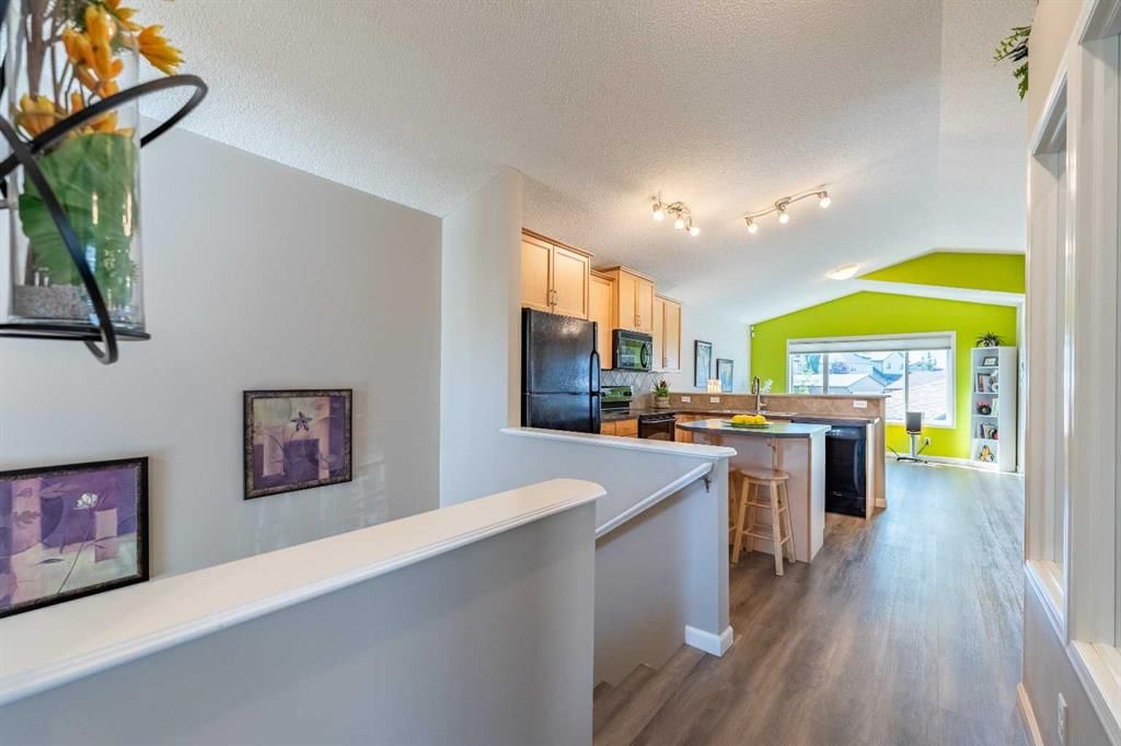 71 Copperfield Rise SE, Calgary — photo 3 of 35