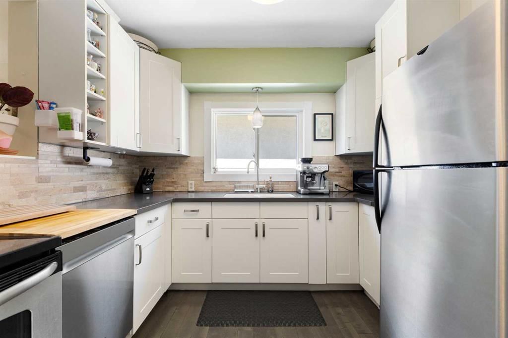 2605 29 Street SW, Calgary — photo 3 of 49