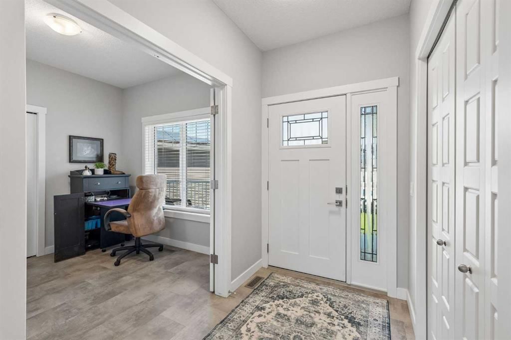 7 Bishop Circle, Carstairs — photo 2 of 45