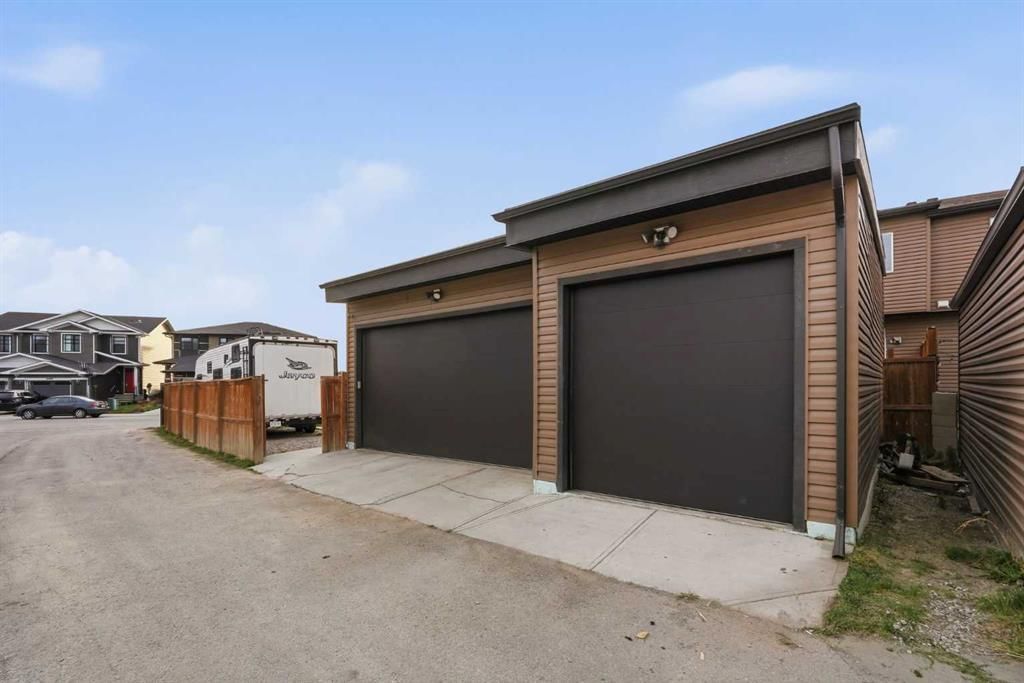 1071 Seton Circle SE, Calgary — photo 2 of 48