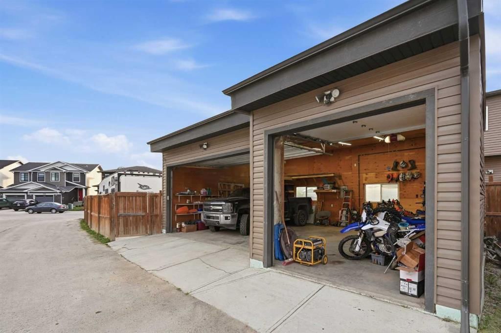 1071 Seton Circle SE, Calgary — photo 3 of 48
