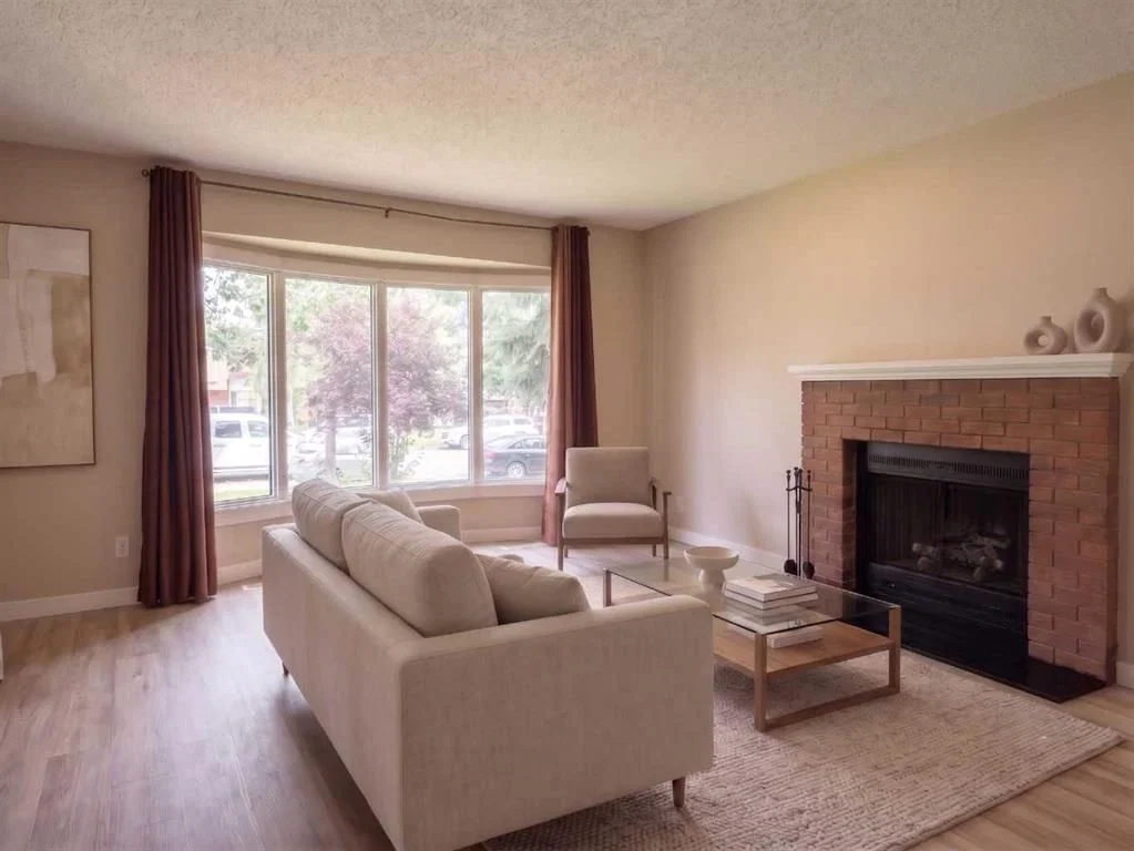 1095 Berkley Drive NW, Calgary — photo 5 of 25