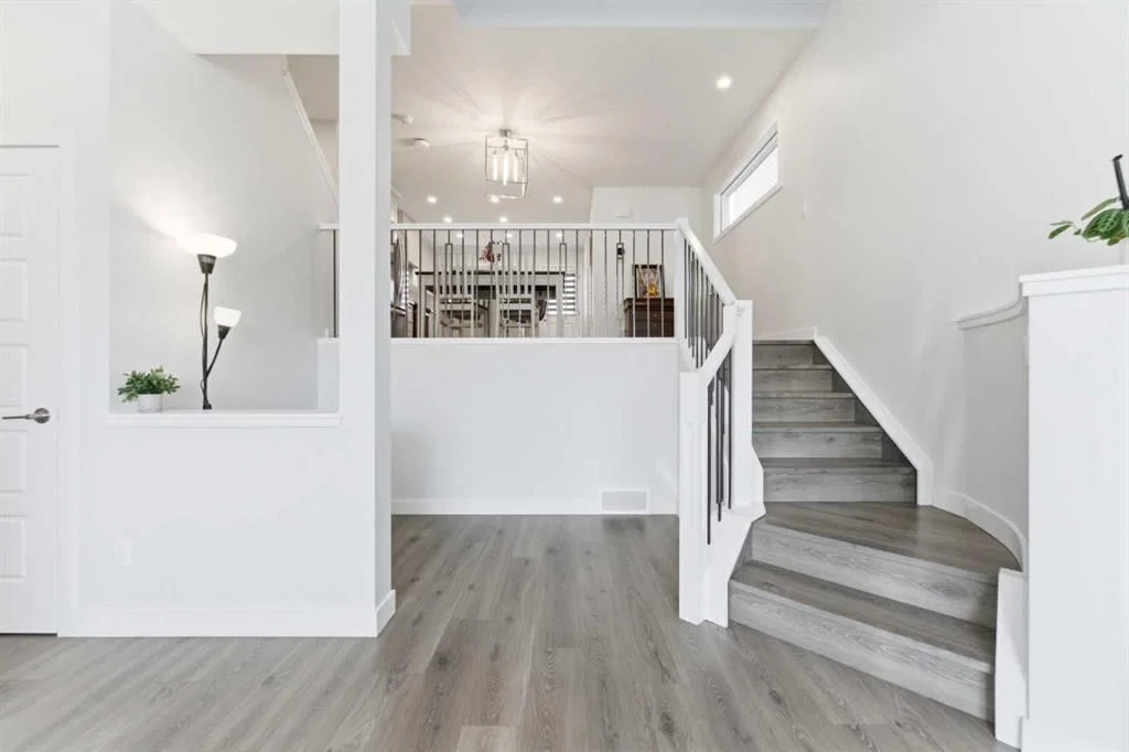 99 Aquila Way NW, Calgary — photo 5 of 27