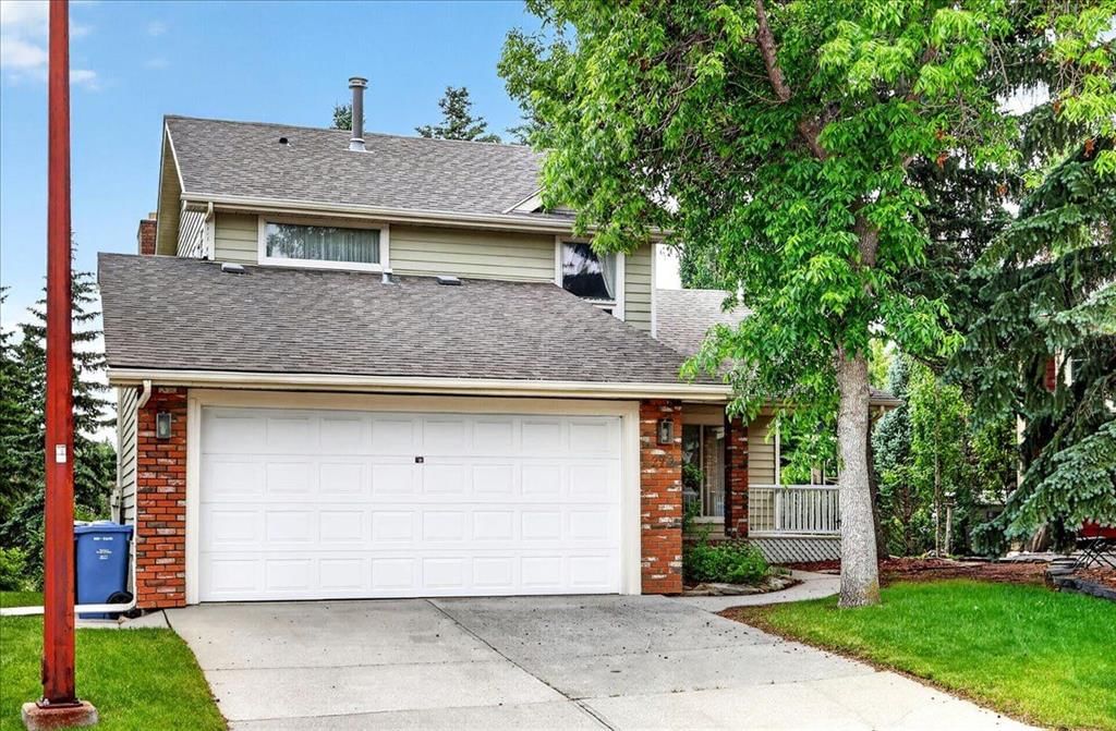 212 Stravanan Bay SW, Calgary — photo 2 of 50