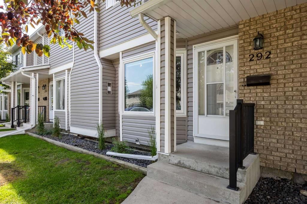 292 Cedarwood Park SW, Calgary — photo 3 of 25