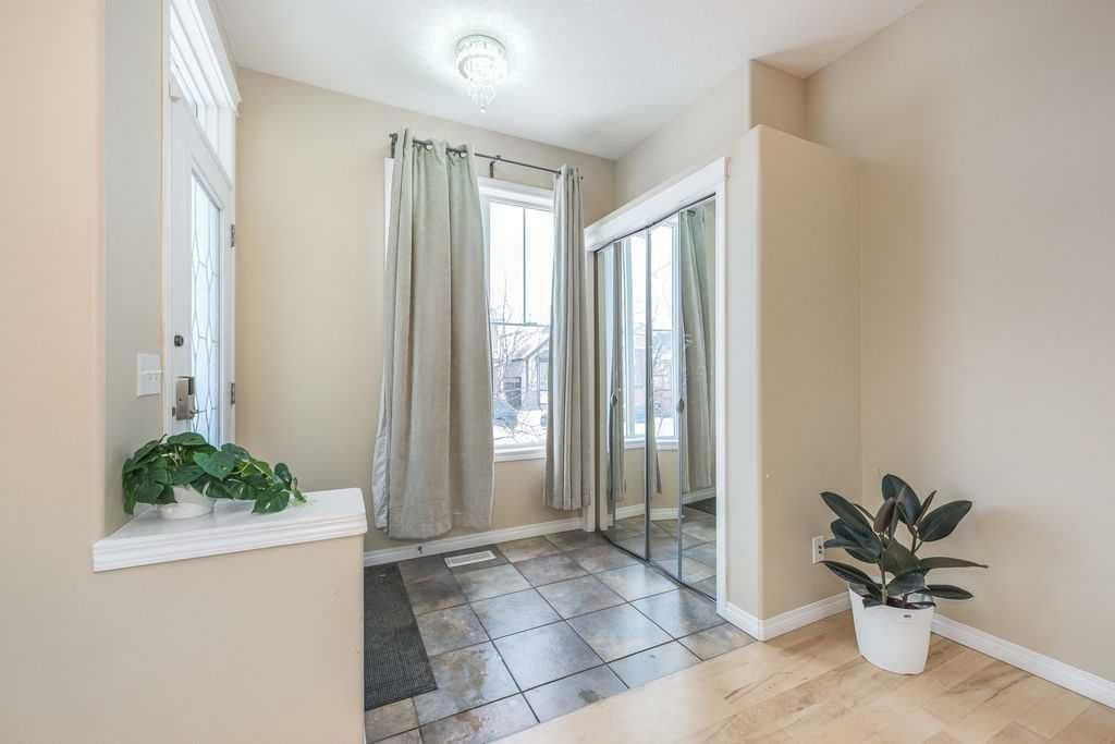 1005 NEW BRIGHTON Gardens SE, Calgary — photo 2 of 31