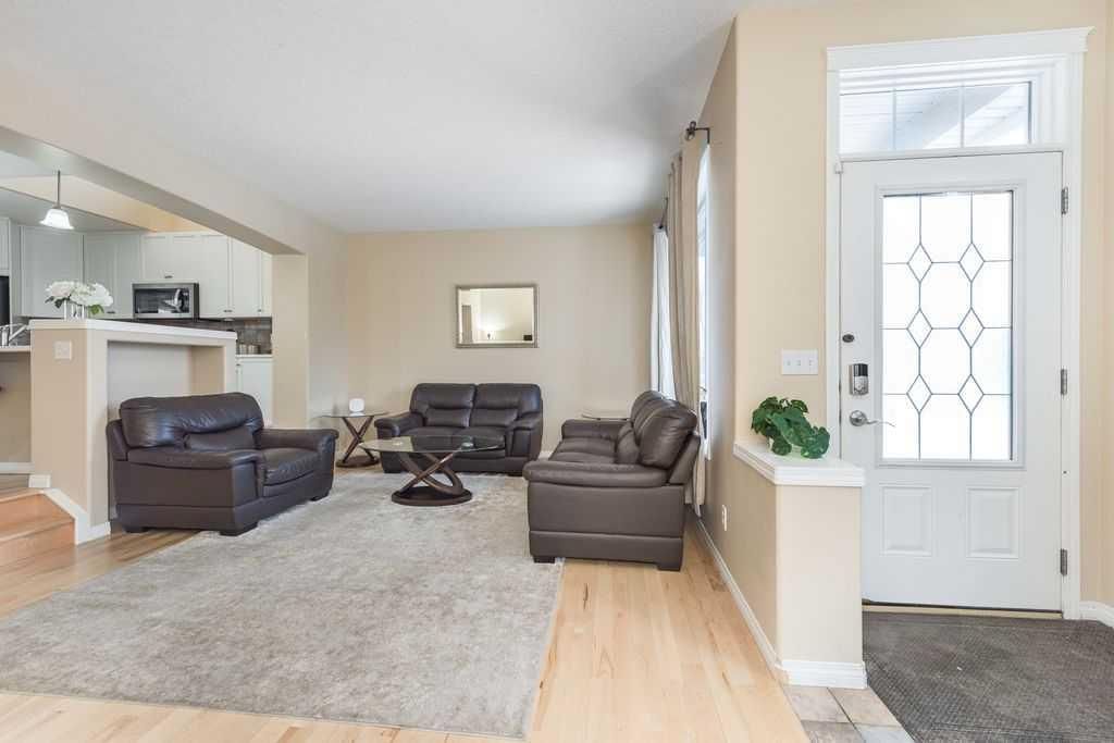 1005 NEW BRIGHTON Gardens SE, Calgary — photo 3 of 31