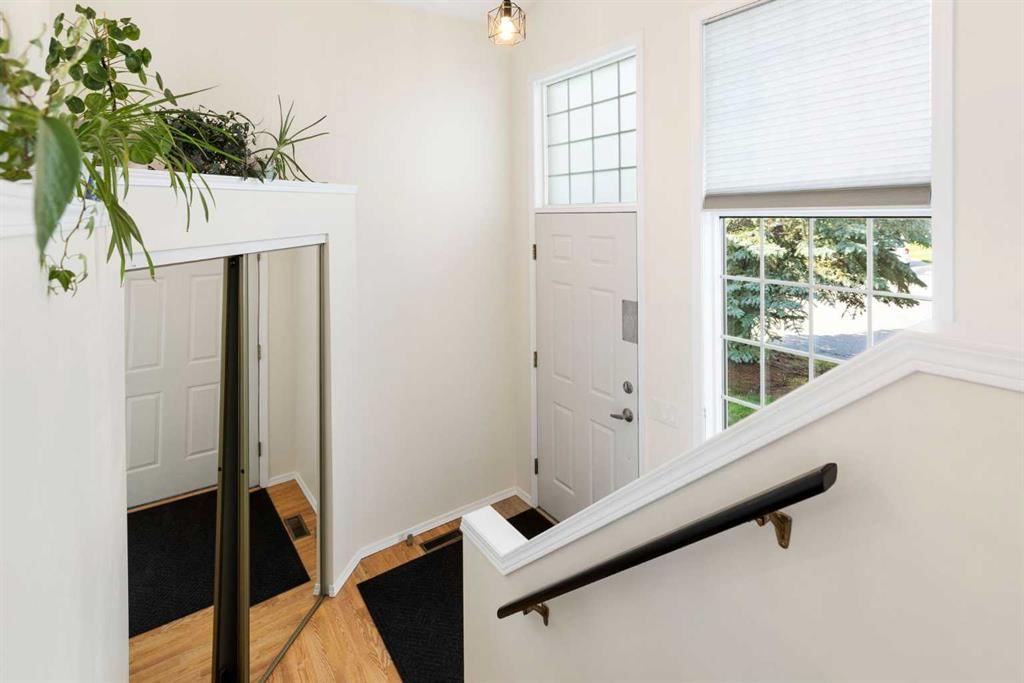 60 River Rock Circle SE, Calgary — photo 2 of 50