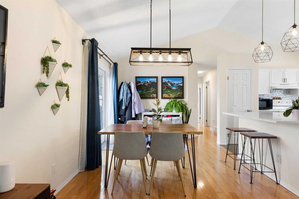60 River Rock Circle SE, Calgary — photo 5 of 50