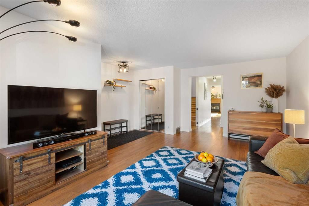 1629 29 Avenue SW, Calgary — photo 4 of 45