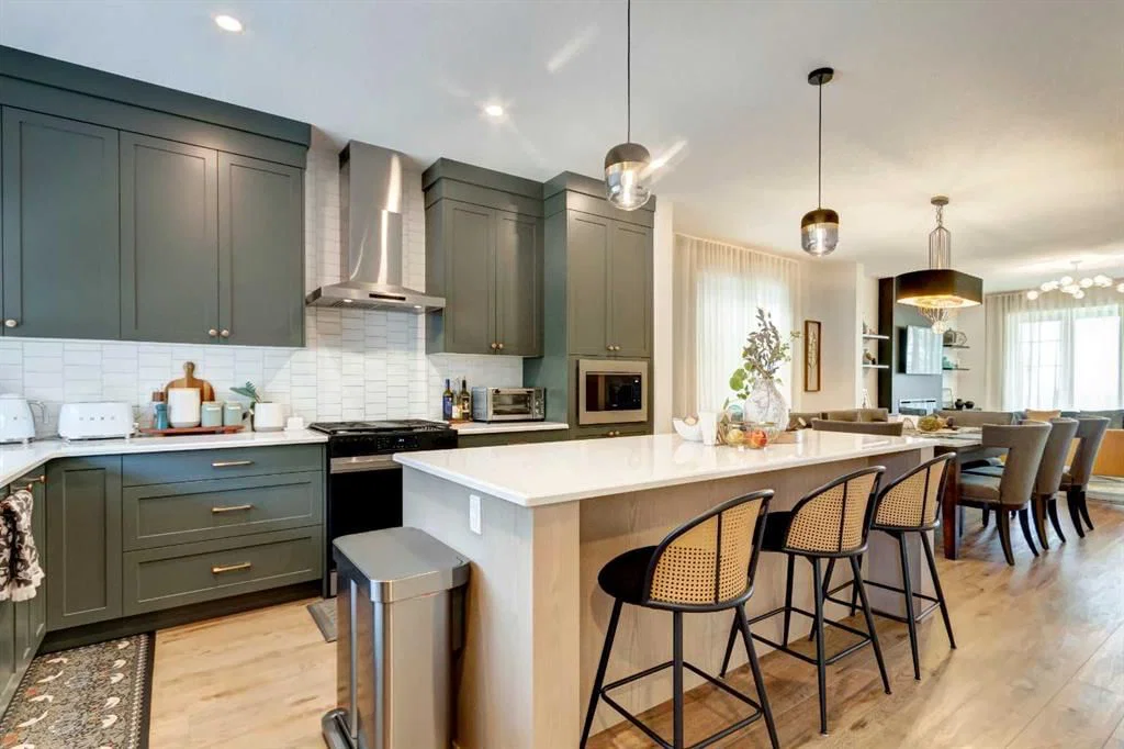 15033 37 Street SW, Calgary — main listing photo