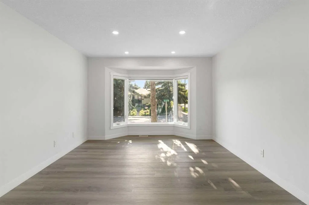 3504 33 Street SE, Calgary — photo 4 of 48
