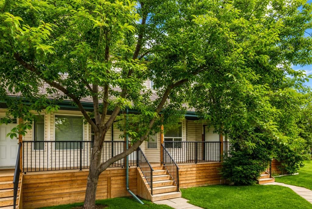 101 Hidden Valley Villas NW, Calgary — photo 3 of 30