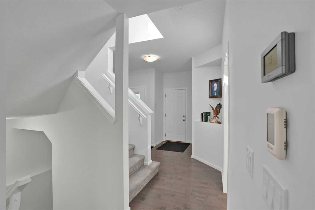 48 Sundown Common, Cochrane — photo 5 of 44