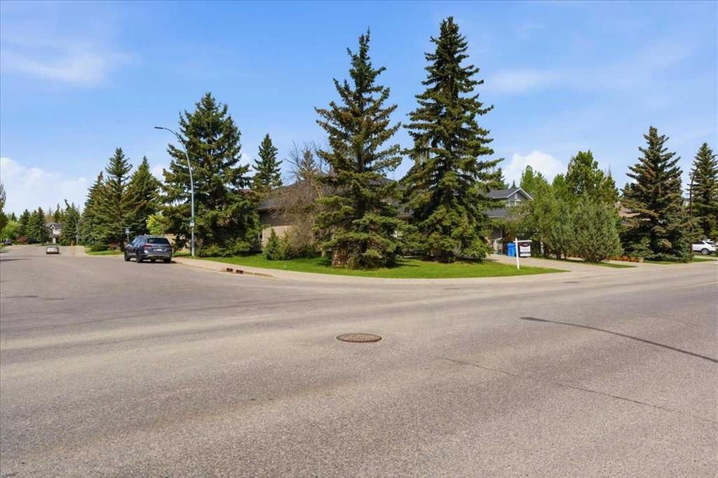 13919 Evergreen Street SW, Calgary — main listing photo