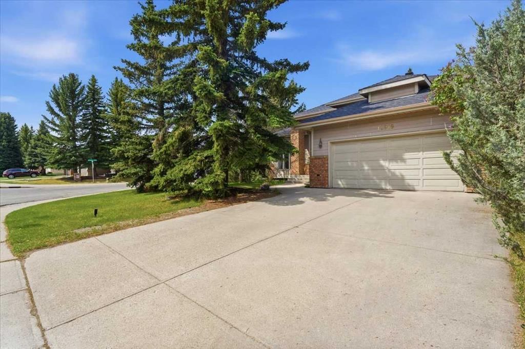 13919 Evergreen Street SW, Calgary — photo 3 of 50