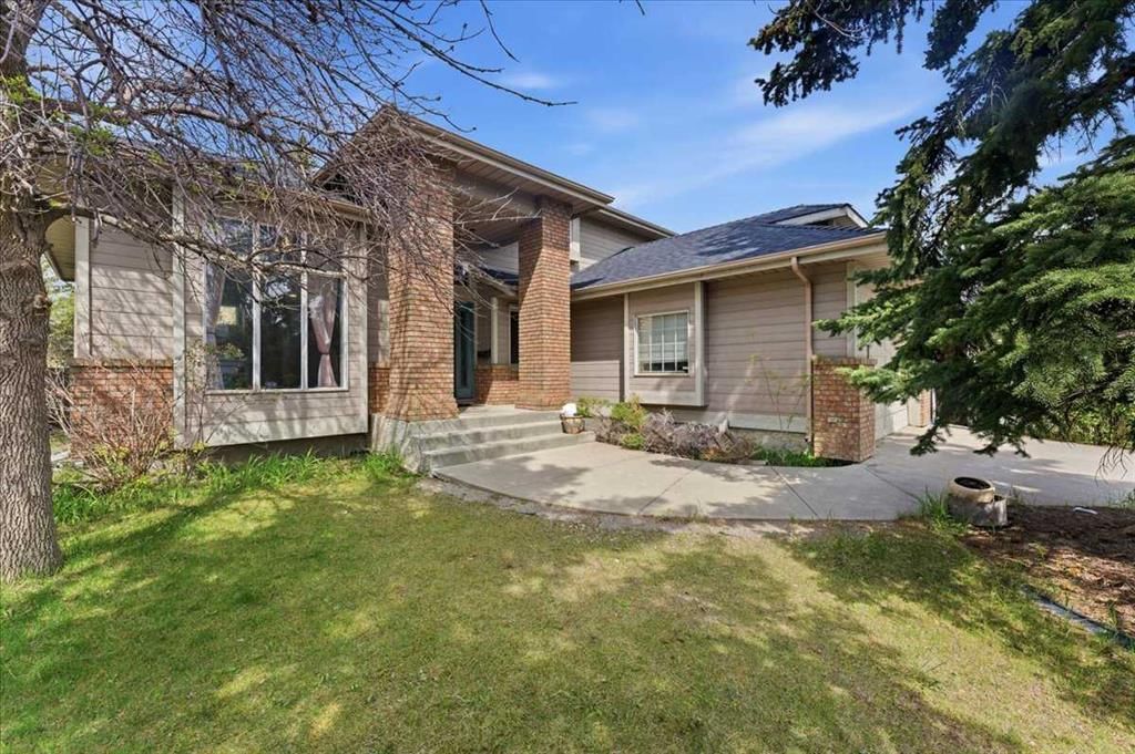 13919 Evergreen Street SW, Calgary — photo 4 of 50