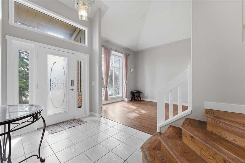 13919 Evergreen Street SW, Calgary — photo 5 of 50