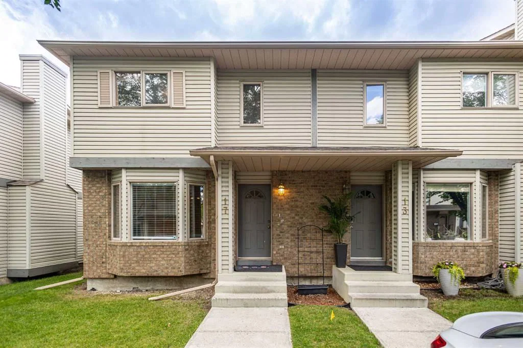 17 Patina Park SW, Calgary — photo 4 of 41