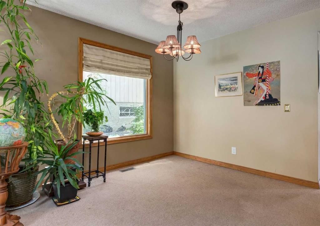224 Edgedale Drive NW, Calgary — photo 5 of 40