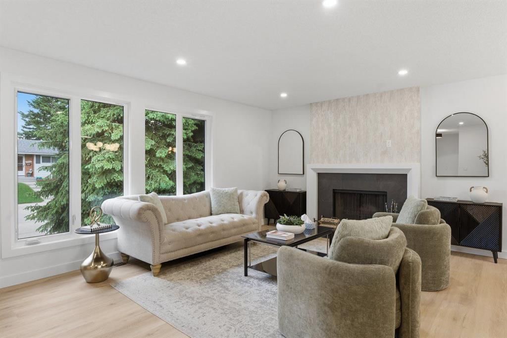 4904 Valiant Drive NW, Calgary — photo 3 of 43