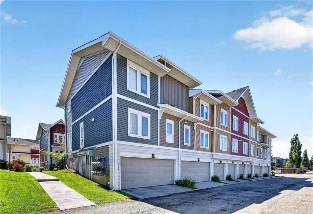 604 Auburn Bay Square SE, Calgary — main listing photo