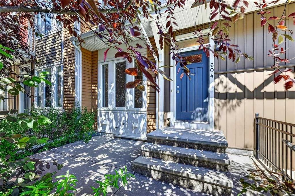 604 Auburn Bay Square SE, Calgary — photo 2 of 28