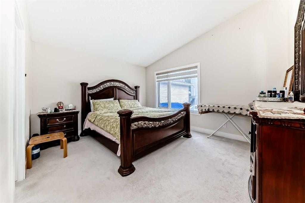7165 California Boulevard NE, Calgary — photo 4 of 49