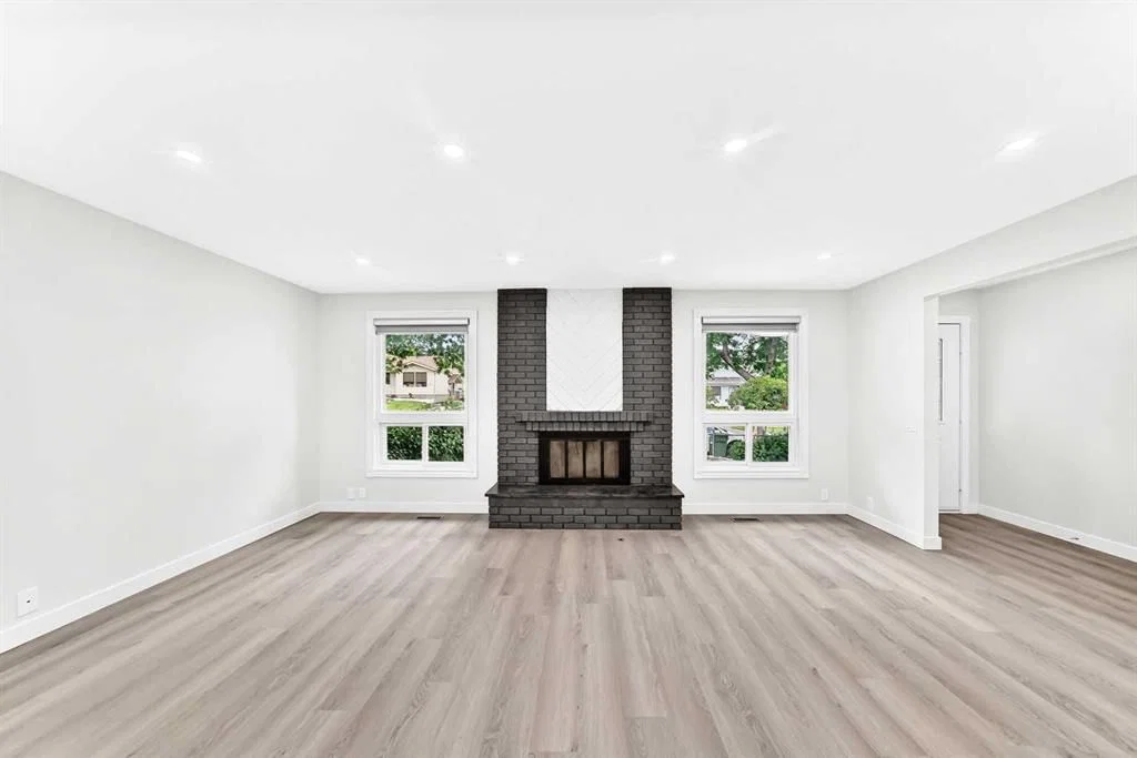 3319 Radcliffe Drive SE, Calgary — photo 5 of 30