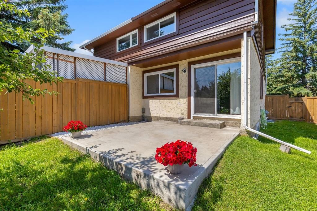 6501A Huntsbay Road NW, Calgary — photo 3 of 50