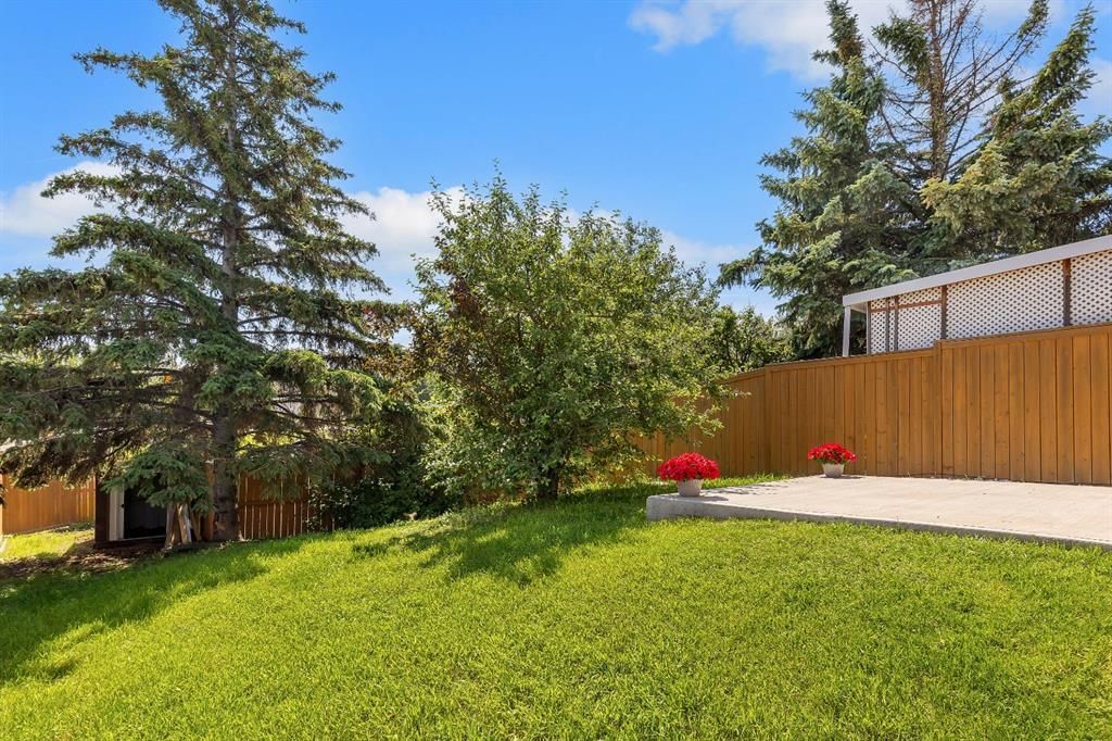 6501A Huntsbay Road NW, Calgary — photo 4 of 50
