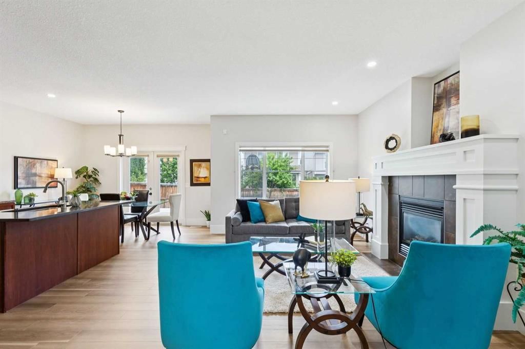 257 Cougartown Circle SW, Calgary — photo 3 of 35